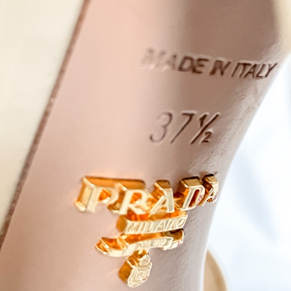 PRADA BEIGE PATENT HEELED SANDALS - Picture 2 of 3